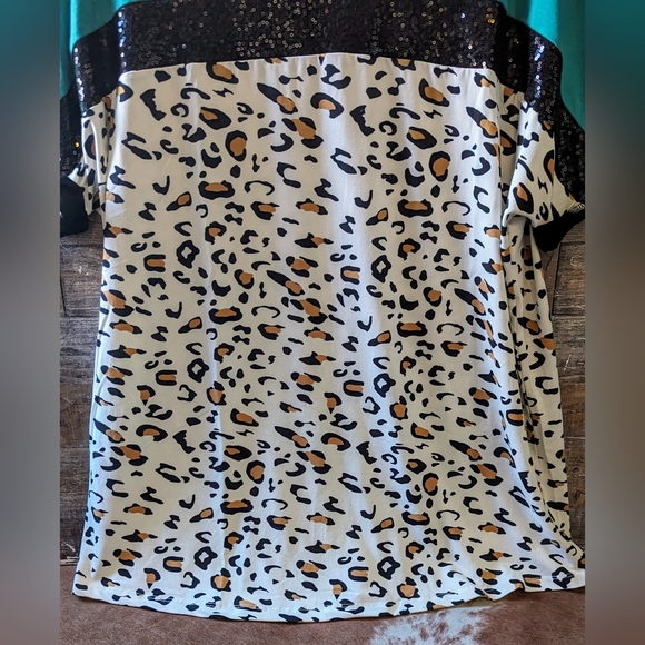NWT Sunshine & Rodeo Cuffed Sleeve Bling & Leopard Color Block Tee - Picture 5 of 13